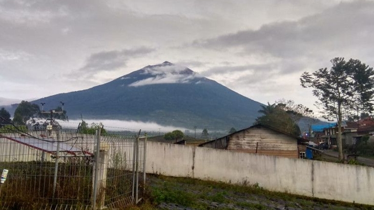 Masyarakat Diminta Tak Mendekati Puncak Gunung Kerinci Radius 3 Kilometer