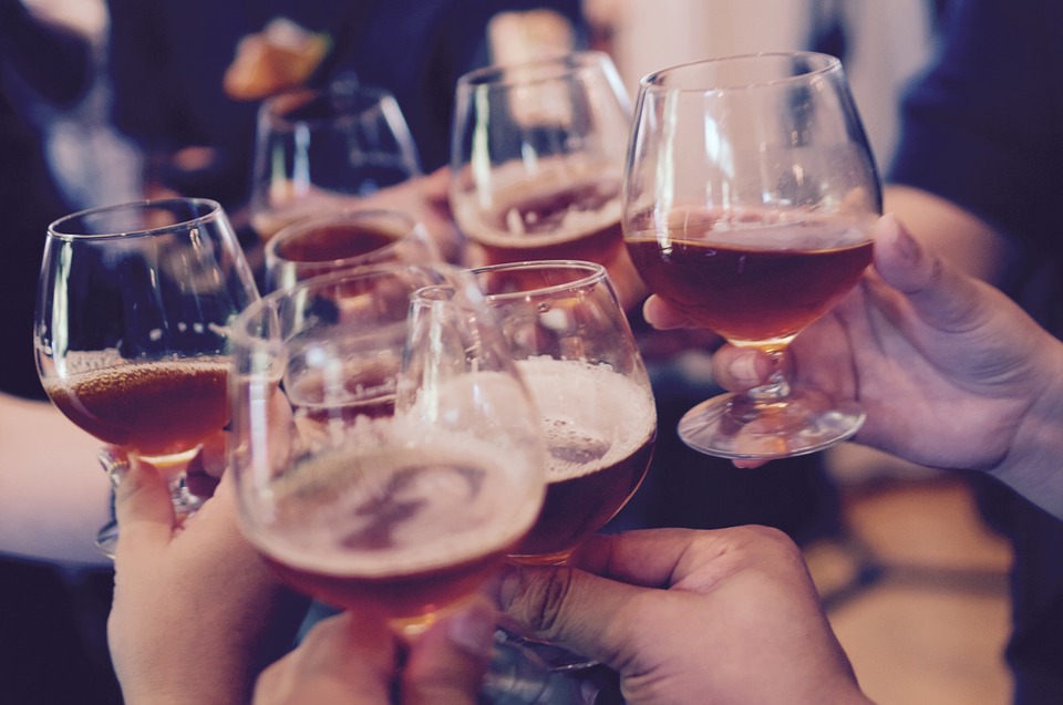 Konsumsi Minuman Alkohol Ternyata Bisa Memengaruhi Hubungan Percintaan
