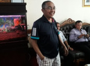  Meski Banjir, Hakim PN Jakarta Pusat ini Tetap Ngantor Gunakan Kolor