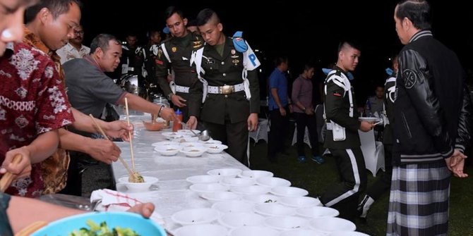 Rayakan Tahun Baru di Bogor, Presiden Jokowi Traktir Paspampres dan Pegawai istana