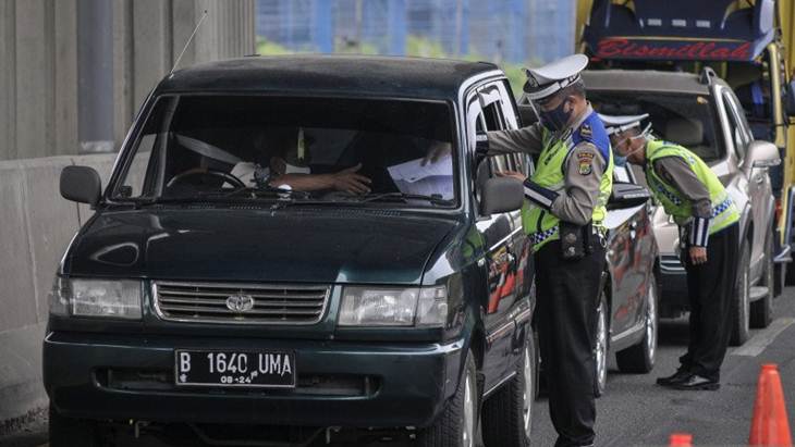 Kebijakan Pelarangan Orang Keluar-Masuk Jabodetabek Picu Kontroversi