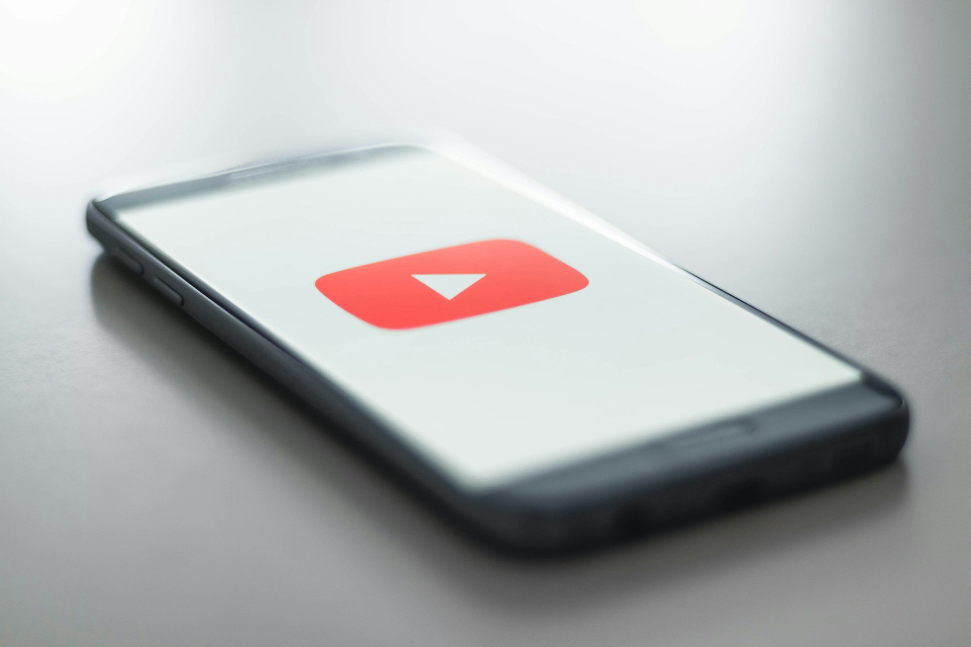 Bersiap Hadapi TikTok Shop, YouTube Perluas Kemitraan dengan Shopify
