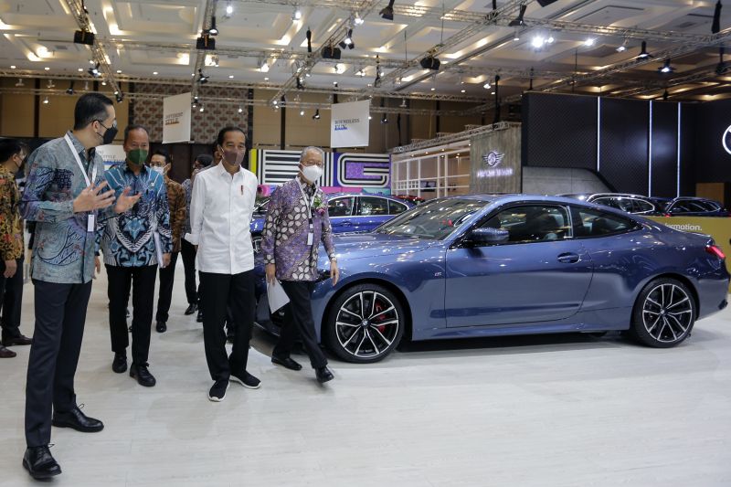 Jokowi: Pembukaan Sektor Usaha Harus Penuh Kehati-hatian