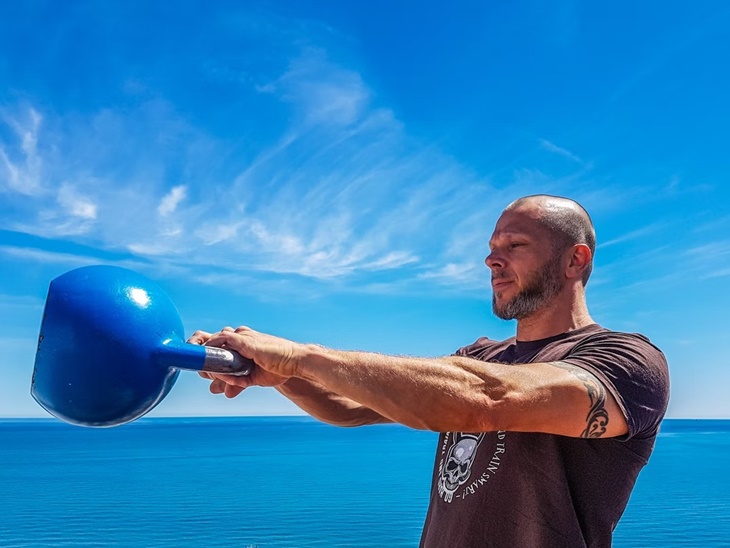 5 Alat Fitnes untuk Olahraga di Rumah