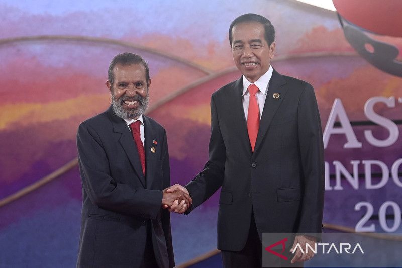 Jokowi Sambut Ketibaan Pemimpin KTT ASEAN Labuan Bajo