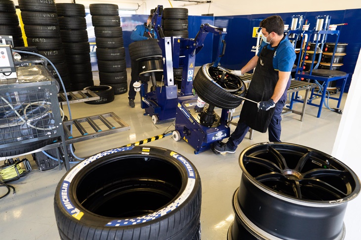 Michelin Pilot Sport EV Jadi Kunci Strategi Balap Elektrik Formula E