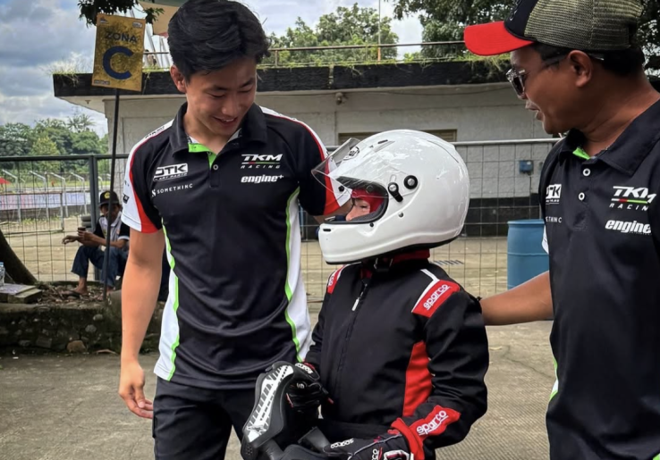 Kembali ke Dunia Gokart, Keanon Santoso Asah 3 Pembalap Belia di Eshark Rok Cup Indonesia 2025