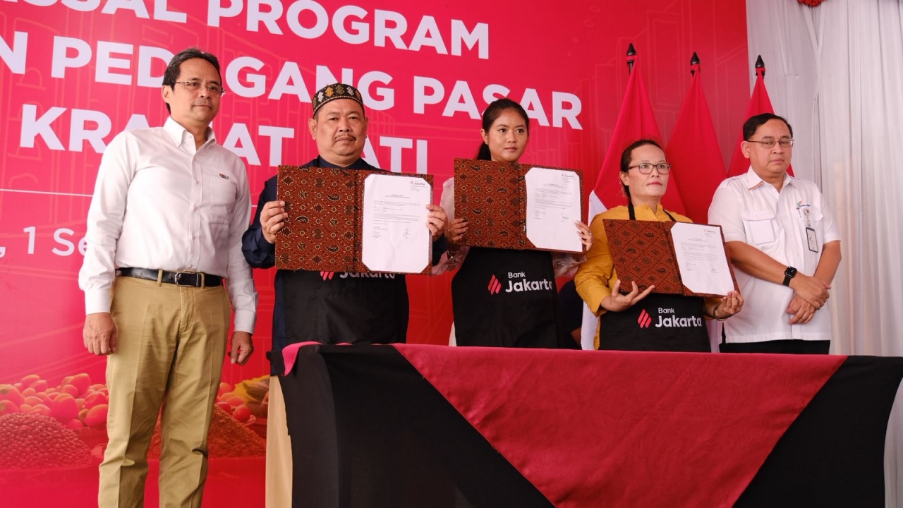 Perkuat UMKM, 100 Pedagang Pasar Induk Kramat Jati Akses KUR dan Non-KUR Bank Jakarta