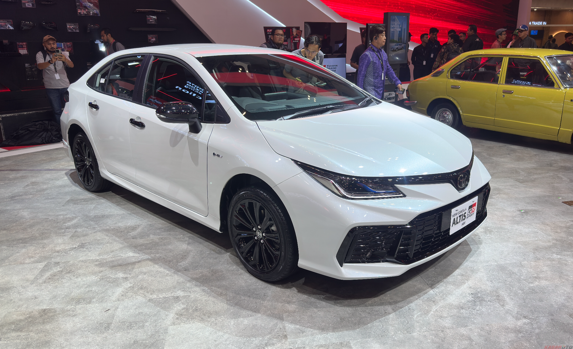 Toyota Corolla Altis HEV GR Sport Meluncur di GIIAS 2025, ini Spesifikasi dan Harganya