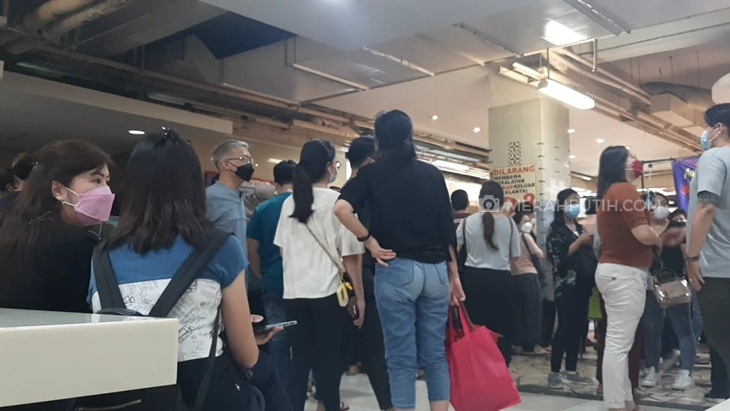   Vaksinasi COVID-19 para pedagang di Pasar Tanah Abang. (Foto: MP/Kanugrahan)