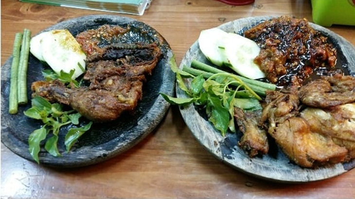 Ayam Goreng Blambangan, Sajikan Istimewa untuk Wisatawan Banyuwangi