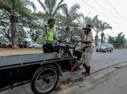 Polantas Mulai Dilatih Tilang Pakai Handphone