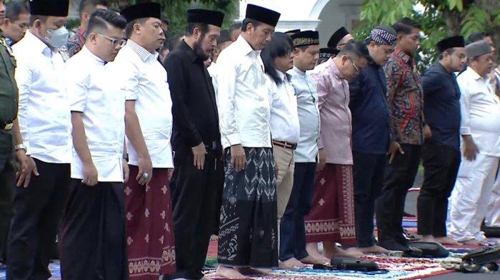 Jokowi Dengarkan Khotbah 7 Pelajaran Kisah Nabi Ibrahim dan Ismail