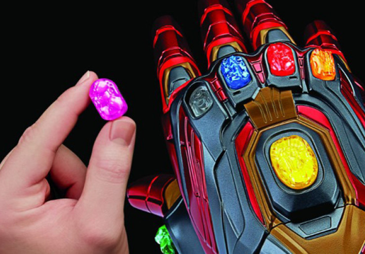 Gauntlet Replika Menciptakan kembali Adegan Ikonik ‘Avengers: Endgame’