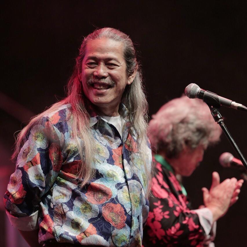 Acil bimbo, salah satu personel grup musik Bimbo (Foto: Instagram/@Bimbogrupofficial)