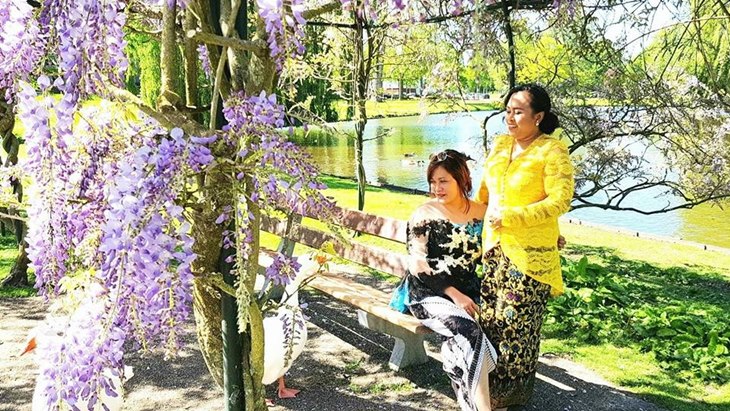 Inge van Dongen Membawa Sarung dan Kebaya Sampai ke Belanda