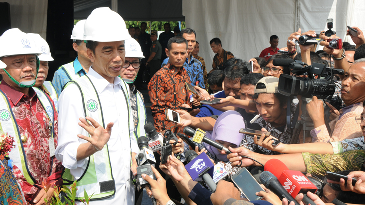 Presiden Jokowi usai Groundbreaking Rusunami Masyarakat Berpenghasilan Rendah (MBR) Serpong, Tangerang Selatan, Banten, Kamis (27/4). (setkab.go.id)