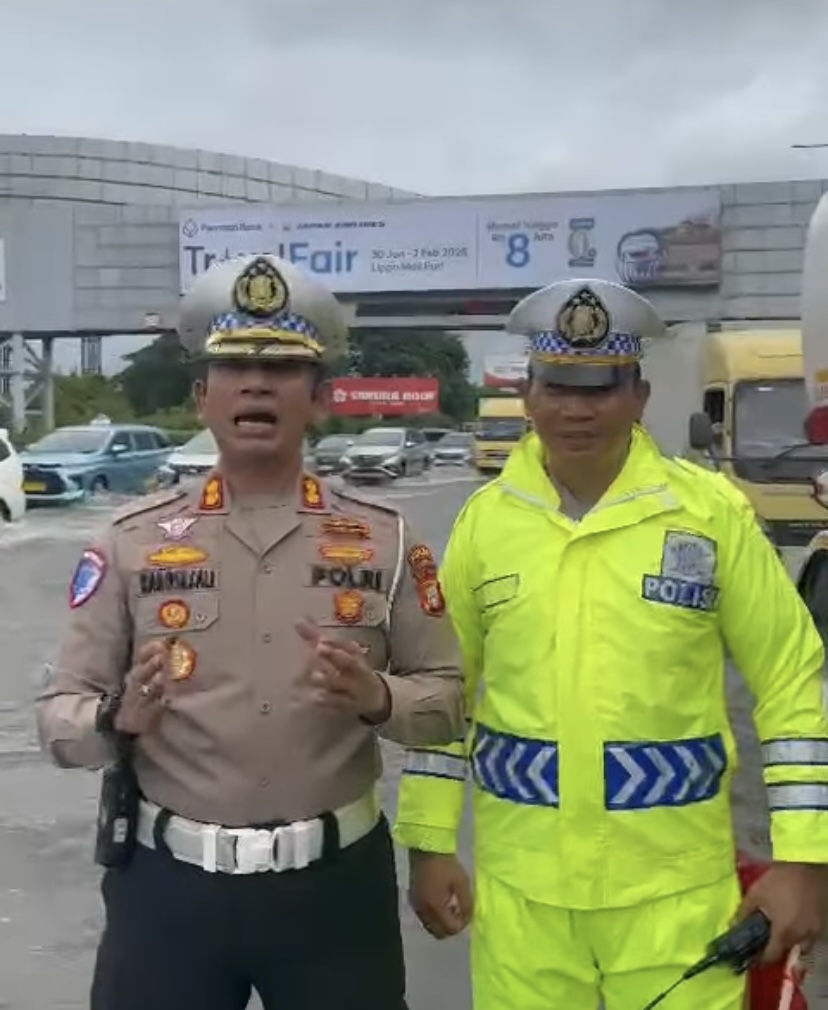 Tol Arah Bandara Soetta Banjir, Kendaraan Hanya Bisa Melintas di 2 Lajur