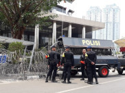 Jelang Demo PMII Tolak Imam Nahrawi Tersangka, Polisi Pasang Kawat Berduri di KPK