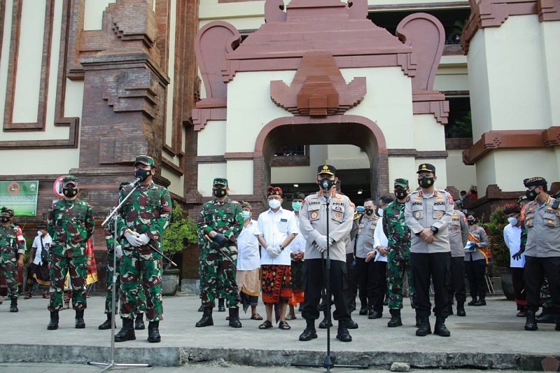 Panglima TNI Hadi Tjahjanto dan Kapolri Listyo.