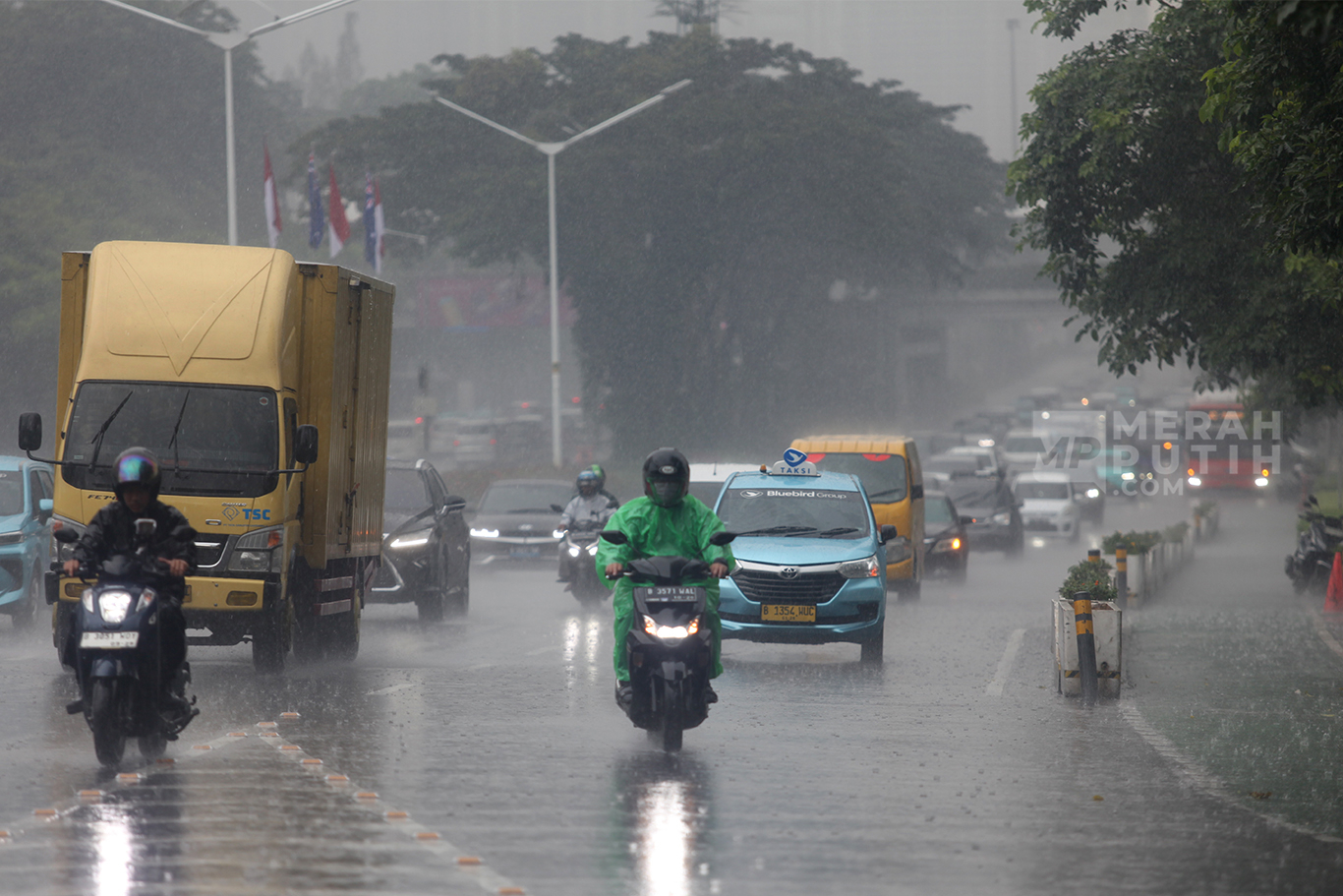 Jakarta Bakal Diguyur Hujan Senin (30/6) Sore Ini, Siap-siap Bawa Payung