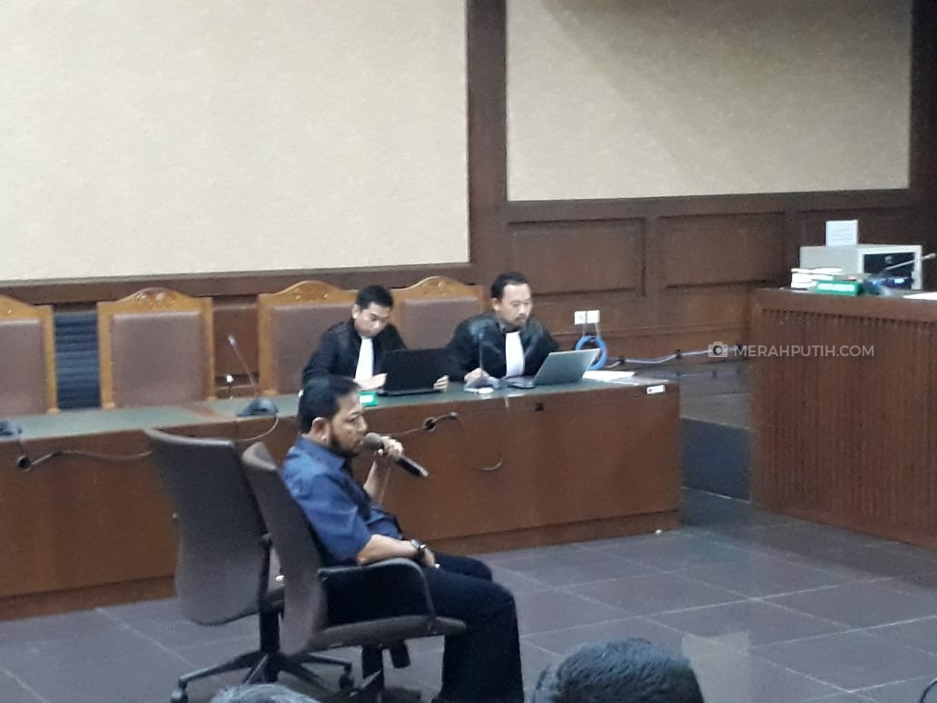 Setnov di ruang sidang Pengadilan Tipikor Jakarta
