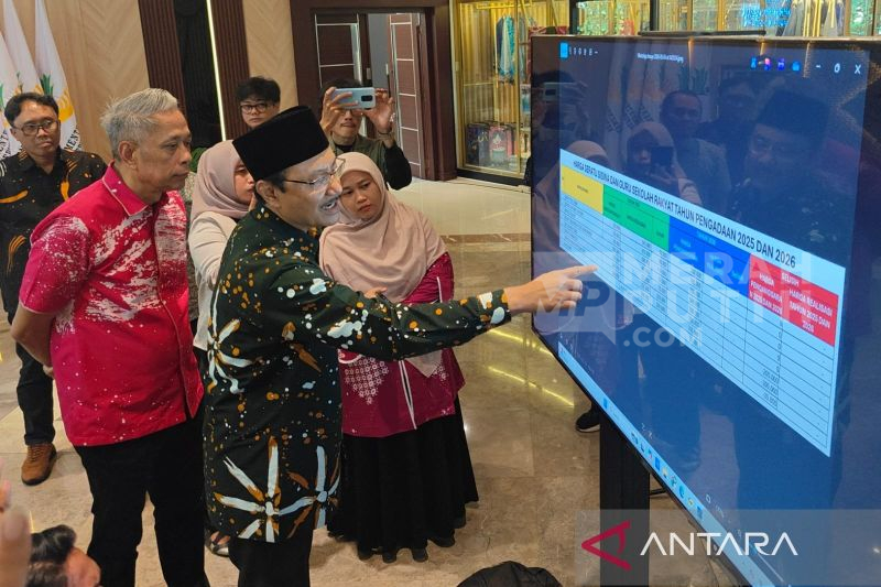 Viral Sepatu Sekolah Rakyat Capai Ratusan Ribu, Ini Klarifikasi Mensos Saifullah Yusuf