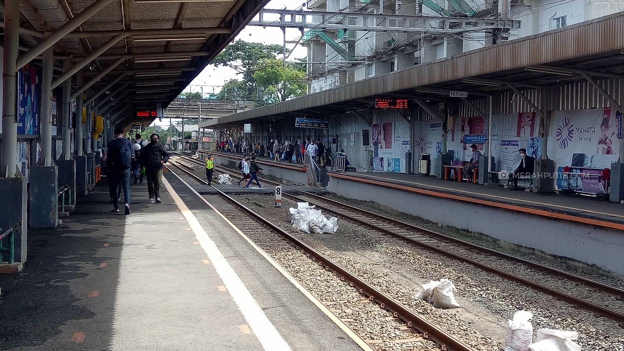 Pekan Pertama 2022, Penumpang KRL Naik 8 Persen