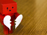5 Tipe Orang Putus Cinta, Si Dramatis Sampai yang Jadi Motivator