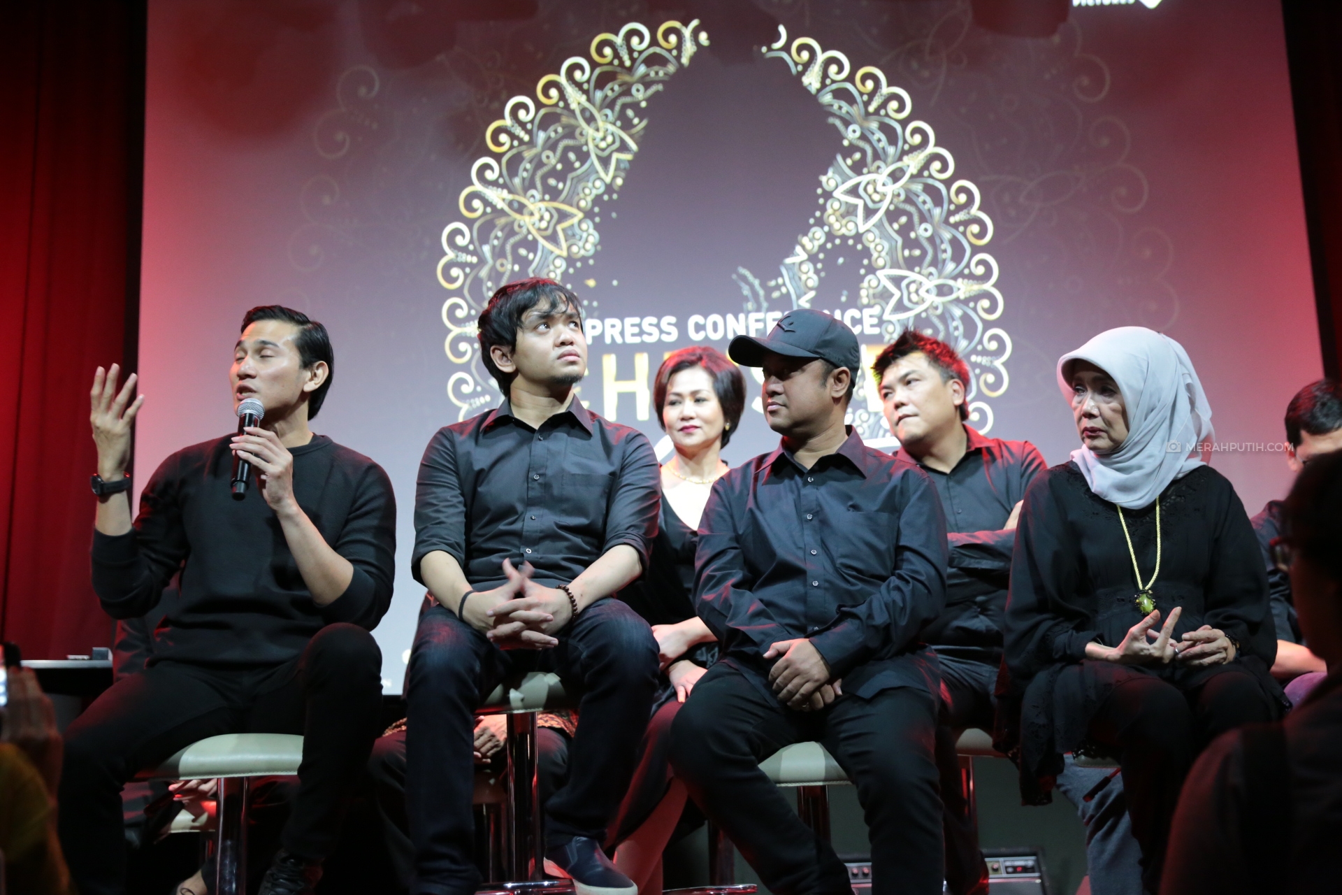 Menangkap Kisah Kehidupan Keseharian Chrisye Melalui Film 