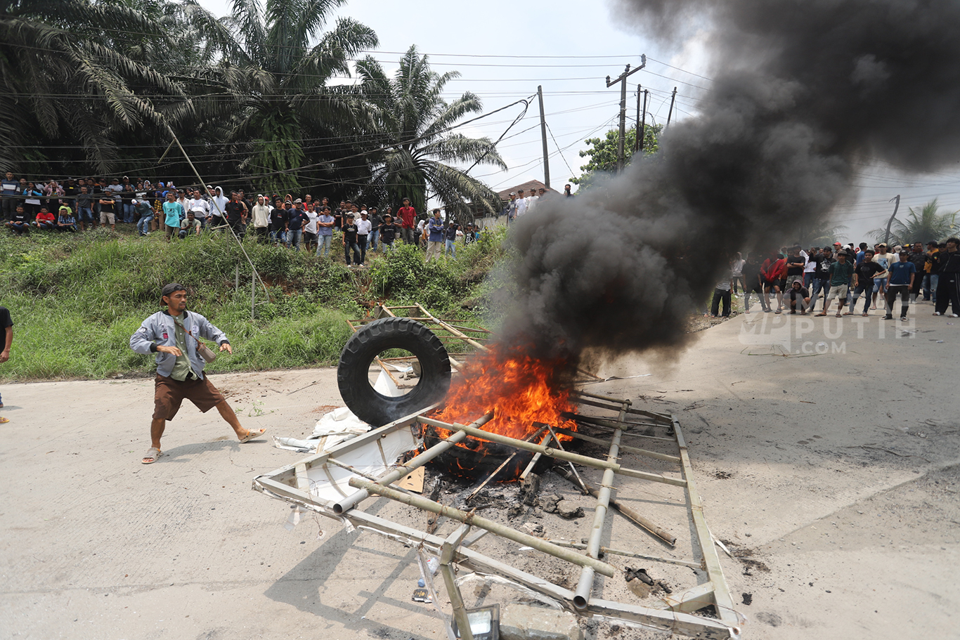 Aksi Unjuk Rasa Sopir Tolak Penghentian Operasional Truk Tambang di Cigudeg Bogor