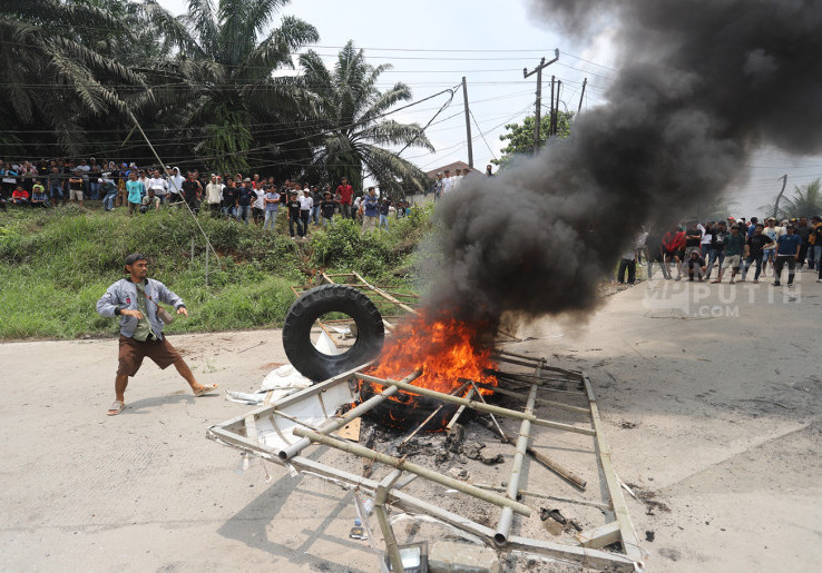 Aksi Unjuk Rasa Sopir Tolak Penghentian Operasional Truk Tambang di Cigudeg Bogor