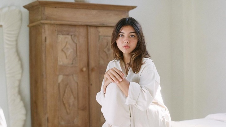 Alasan Riri Riza Gandeng Aktris Caitlin North Lewis