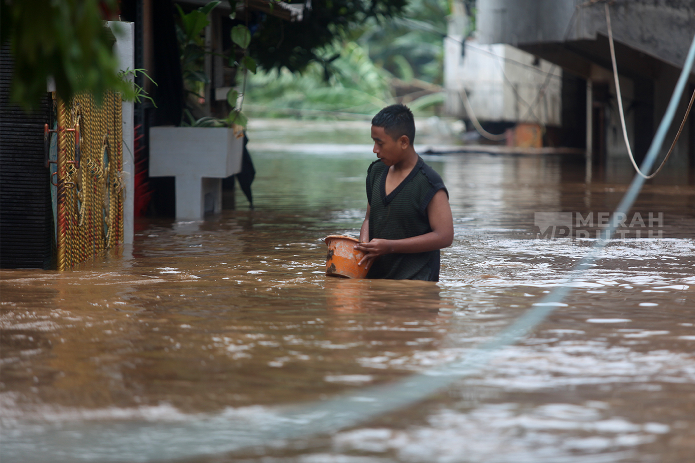 Wagub Rano Karno Tawarkan Warga Korban Banjir Luapan Kali Ciliwung Pindah ke Rusun
