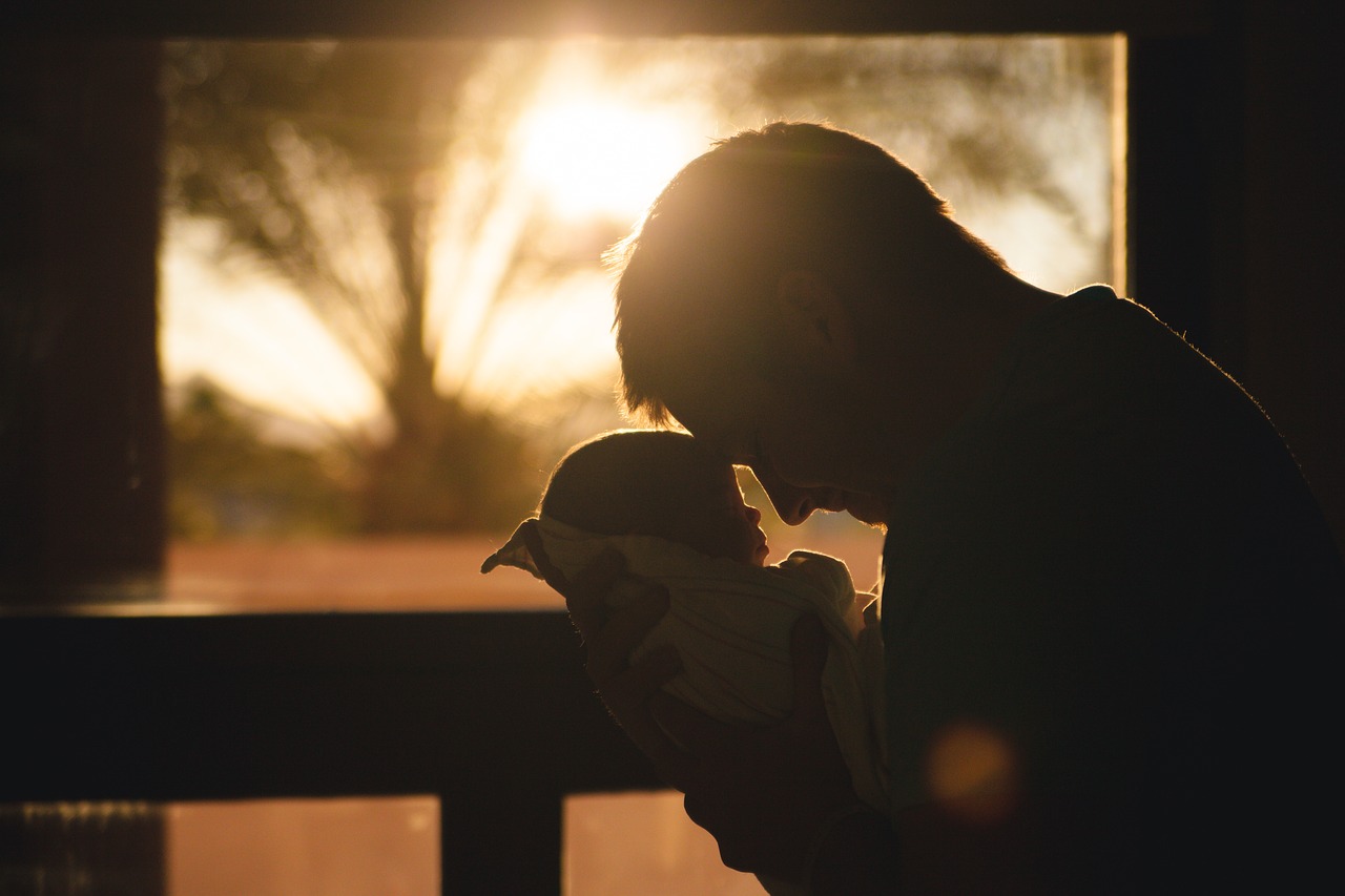 Hanya orang tua yang mencintaimu dengan tulus (Foto: Pixabay/StockSnap)