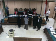 Saksi Rasakan Panas Bekas Air Keras di Baju Gamis Novel Baswedan