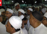 Meski Sempat Ditentang, Habib Rizieq Tetap Tiba di Masjid Sunan Ampel