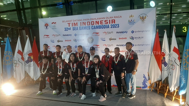 Tim bandminton Indonesia sepulang dari SEA Games 2023 Kamboja di Bandara Soekarno-Hatta, Tangerang, Jumat (19/5). (Foto: MP/Kanugrahan)