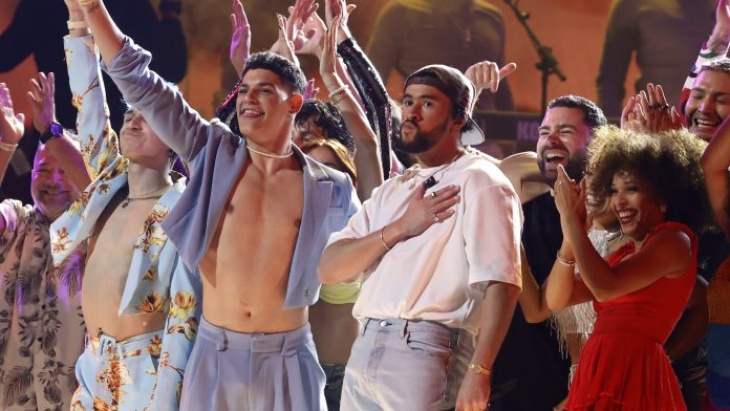 Meriah, Bad Bunny Buka Grammy Awards 2023
