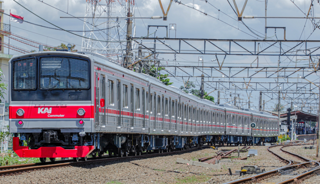 Perayaan HUT TNI Dihadiri 940 Ribu Orang, Penumpang KRL Bisa Gunakan Stasiun Alternatif ini
