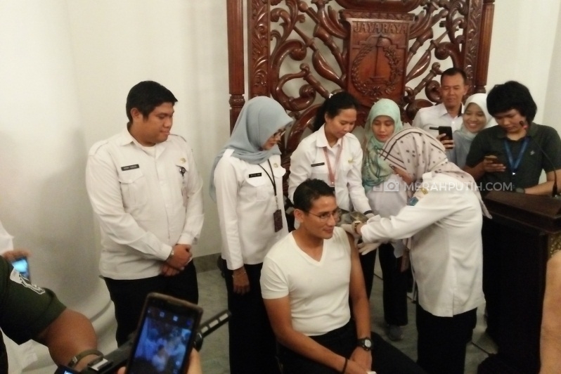 Ikuti Arahan Pemerintah Sandiaga Lakukan Sutik Difteri yang Kedua