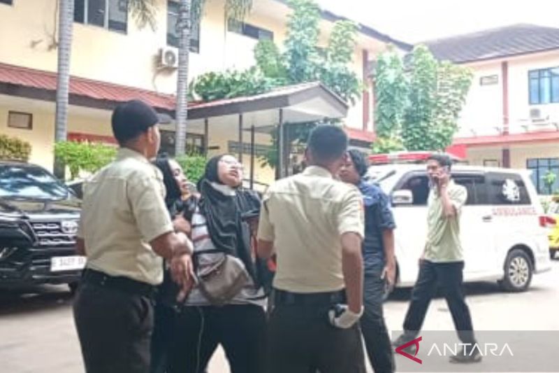20 Kantong Jenazah Tiba di RS Polri, Keluarga Korban Kebakaran Terra Drone Jatuh Pingsan