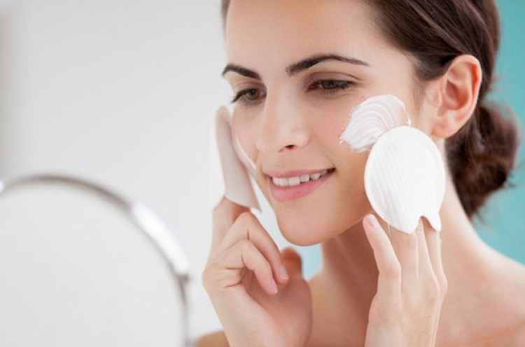 4 Bahan Alami untuk Bersihkan Make-Up yang Membandel