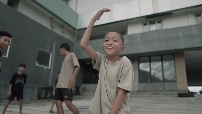 Lirik lagu Dola Angga Dermawan