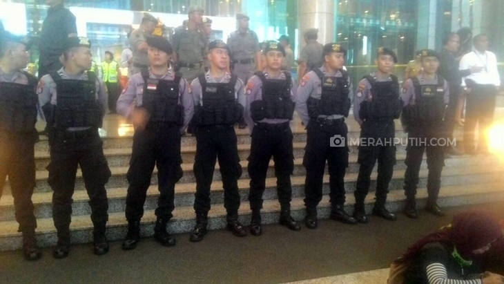 Semua Korban Runtuh Mezanin BEI Berhasil Dievakuasi, Ini Daftar Namanya