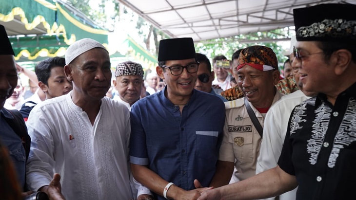 Sandiaga Uno Ziarah ke Makam KH Ahmad Dahlan