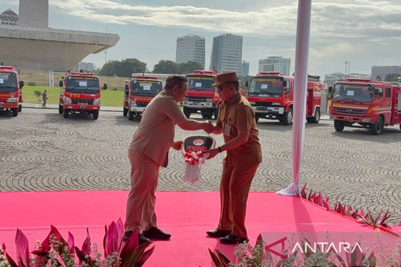 Pemprov Jakarta Hibahkan 14 Mobil Pemadam ke Berbagai Daerah, Termasuk ke Bekasi
