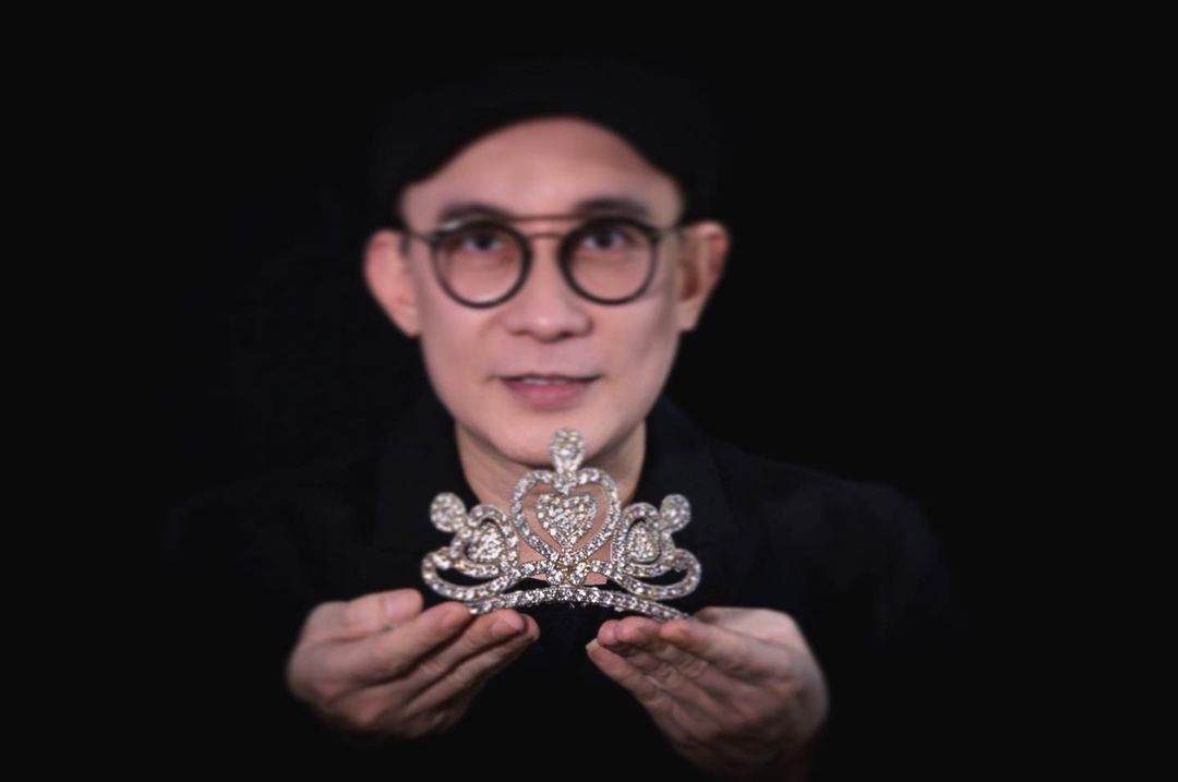 Unjuk Gigi Rinaldy Yunardi Pembuat Karya Headpiece Lady Gaga
