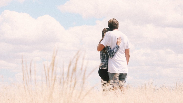 Ide 'Couple Photoshoot' Ini Bakal Bikin Hari Valentine Makin Spesial