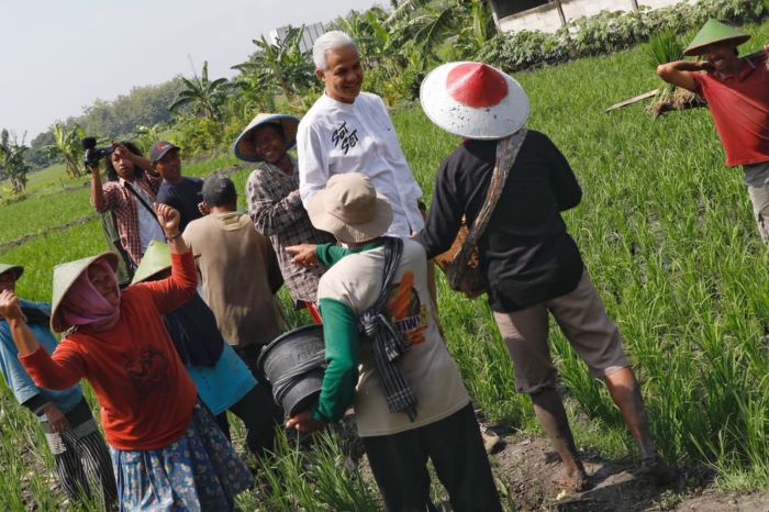 Solusi 'Sat Set' Ganjar Atasi Masalah Pupuk Subsidi